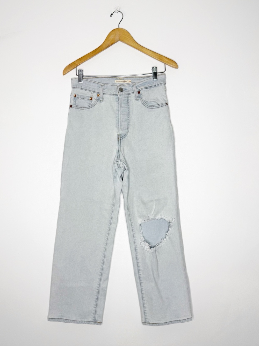 Levi’s Ribcage Straight Ankle Jeans Size 28 Light Wash Distressed